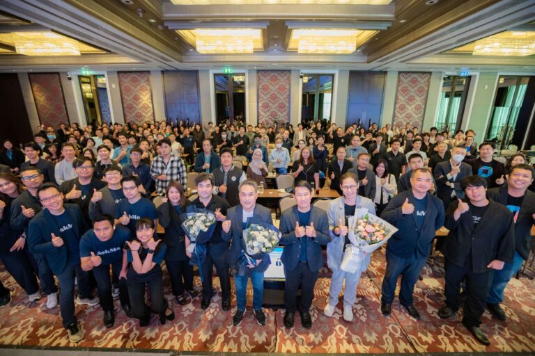 ถ่ายรูปรวมงานสัมมนา AI Automation & Cyber Resilience for the Future Enterprise 2026