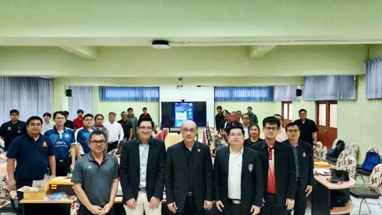 ถ่ายรูปรวมงาน AIoT ณ มหาวิทยาลัยราชภัฏอุตรดิตถ์